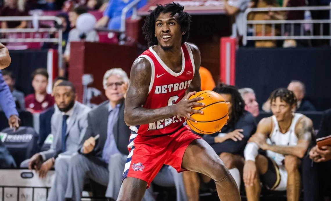 Detroit Mercy's Antoine Davis, coach Mike enjoying the father-son moments as star chases Maravich
