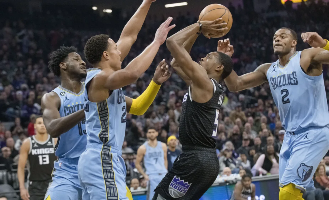 Kings use early 3s, big 4th quarter to top Grizzlies 133-100