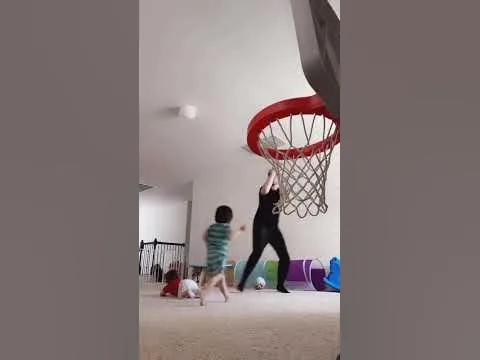 Making a compilation of ankle-breakers against your kids is 𝐍𝐄𝐗𝐓 𝐋𝐄𝐕𝐄𝐋 😂