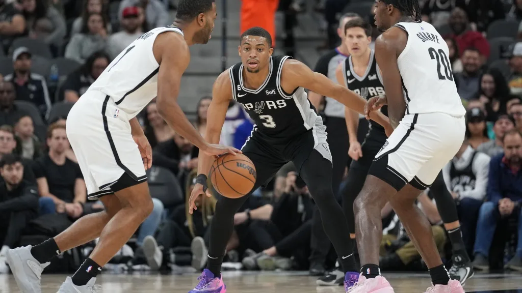 TJ Warren nets 19 as depleted Nets lose to Spurs 106-98