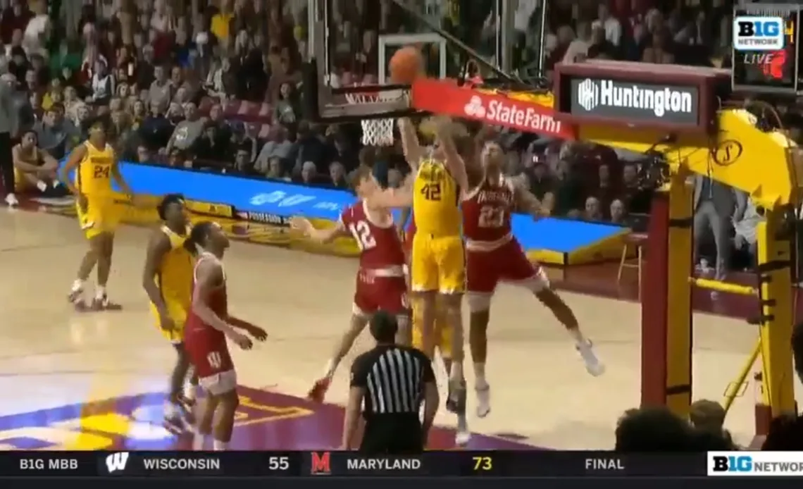 Ta'Lon Cooper loses his defender and finds Treyton Thompson for the two-handed jam to extend Minnesota's lead