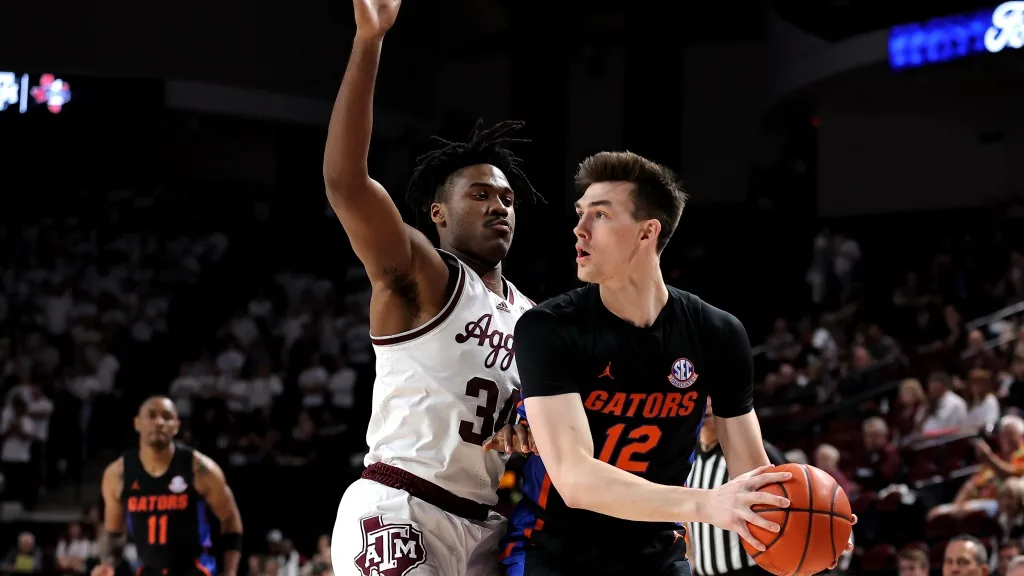 Texas A&M defeats Florida 54-52