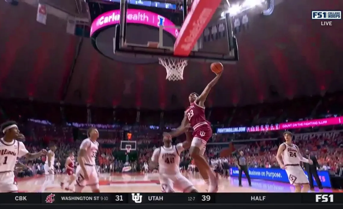 Trayce Jackson-Davis defies gravity with one-handed slam to increase Indiana's lead over Illinois