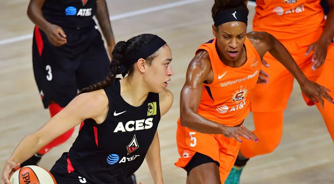 WNBA: Los Angeles Sparks trade for Dearica Hamby, Jasmine Thomas
