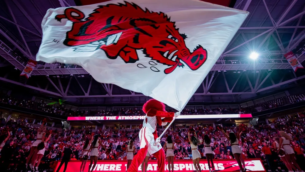 Arkansas basketball unveils new uniforms with ‘Slobbering Hog’ logo