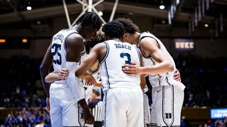 Duke men's basketball huddle vs. North Carolina