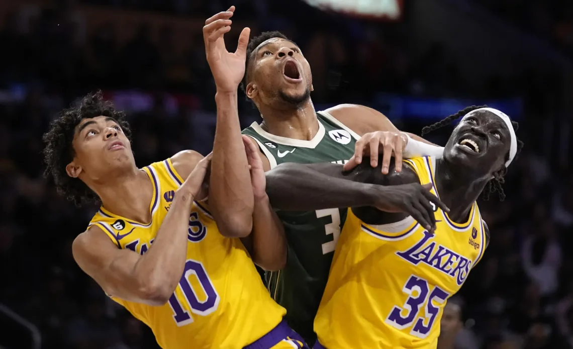 Bucks win 9th straight, hold off LeBron-less Lakers 115-106