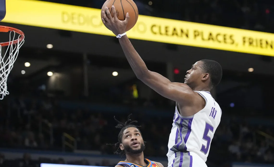 Fox scores 33 as Kings beat Thunder for 3rd straight win