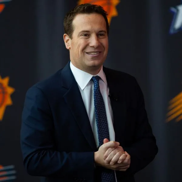 Ishbia formally takes over Suns