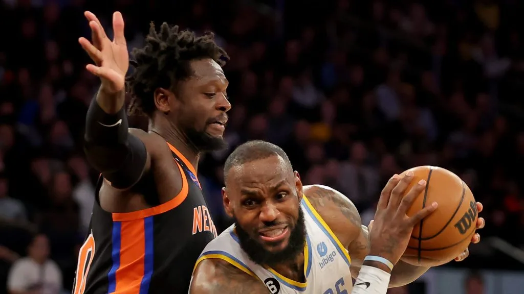 NBA fans on Twitter react to Lakers’ win over the Knicks in NYC