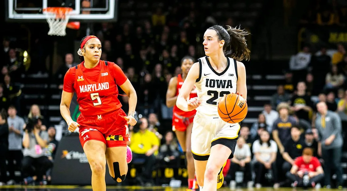 NCAAW: Caitlin Clark (42p), Iowa Hawkeyes fight off Maryland Terps