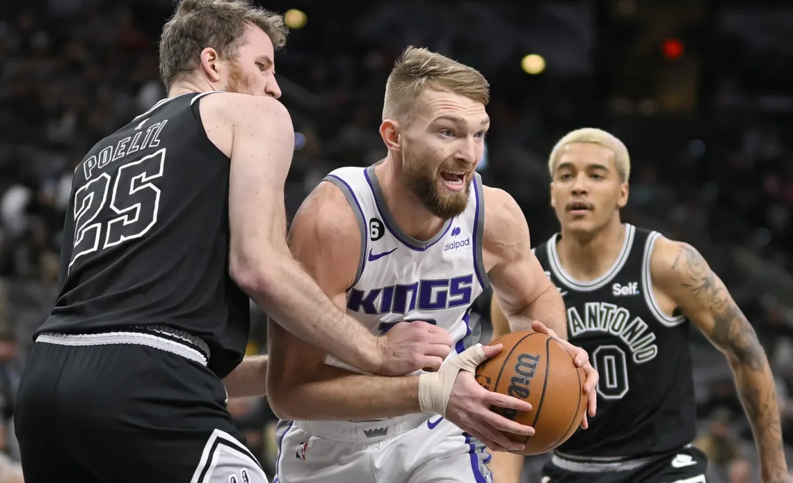 Sabonis' double-double helps Kings power past Spurs 119-109