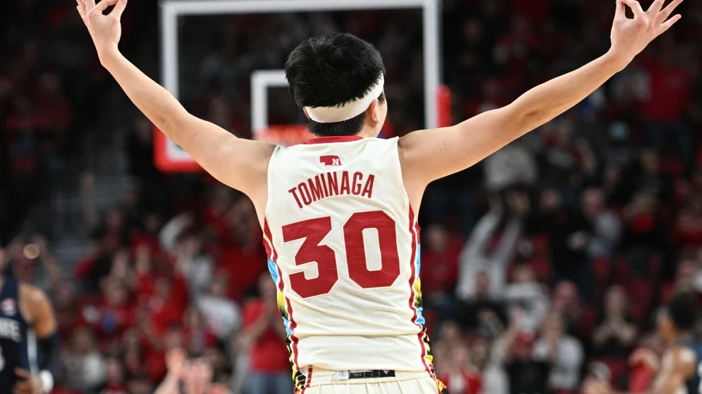 Tominaga drops 30 in victory over Penn State