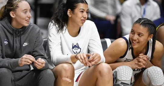 After tough finish, Bueckers gives UConn women hope