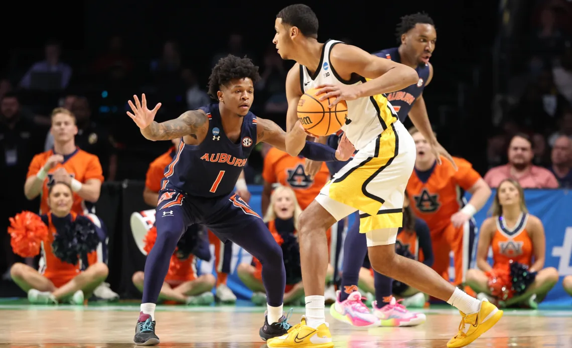 Auburn beats Iowa with strong effort by Johni Broome, Wendell Green Jr