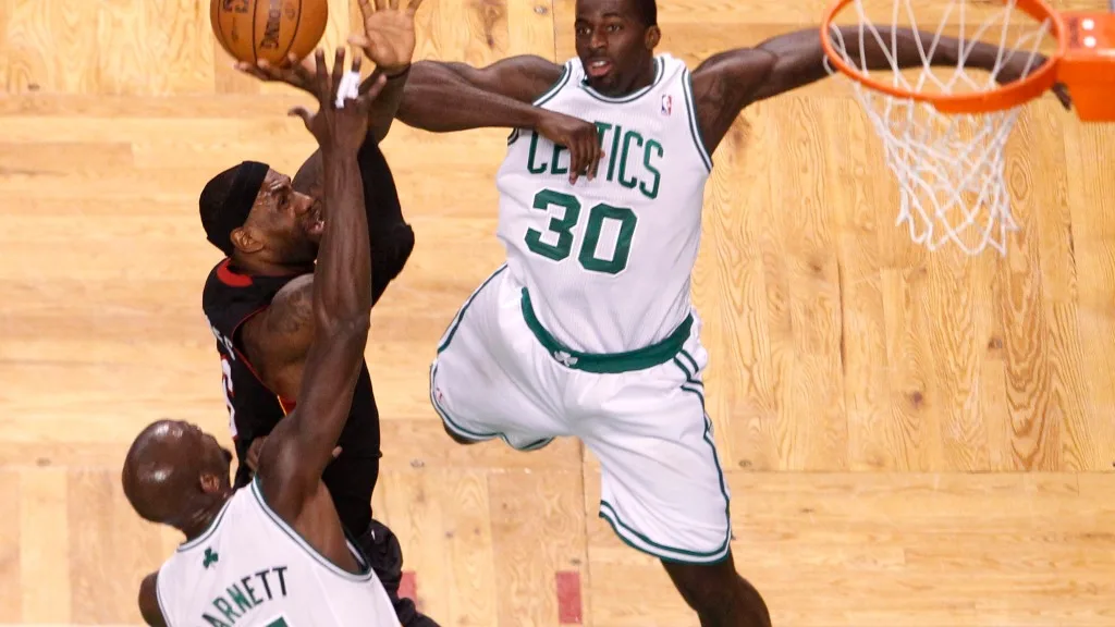 Kevin Garnett reacts to video of LeBron calling him the NBA’s best