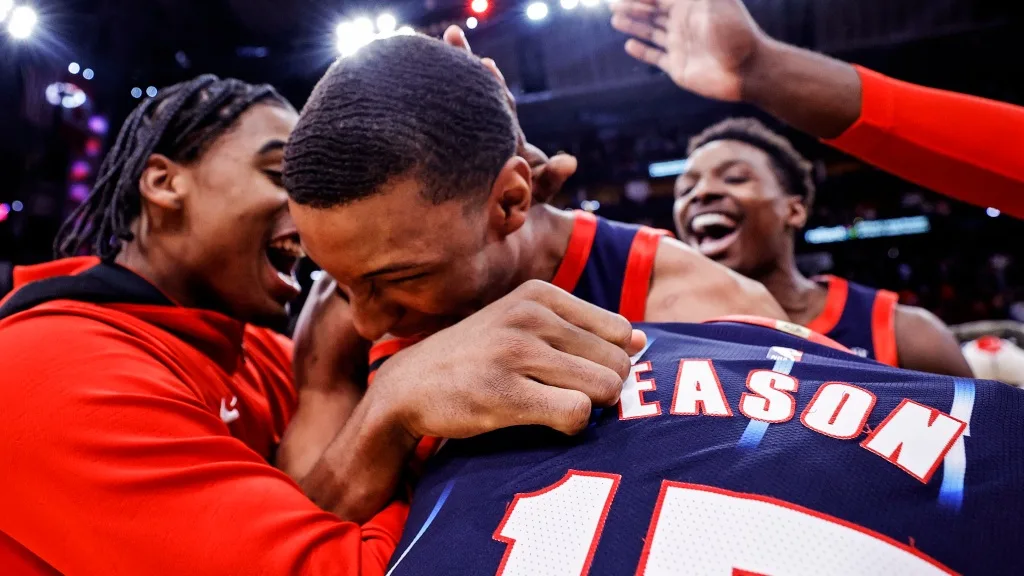 Rockets celebrate as Jabari Smith Jr. beats Pelicans at buzzer