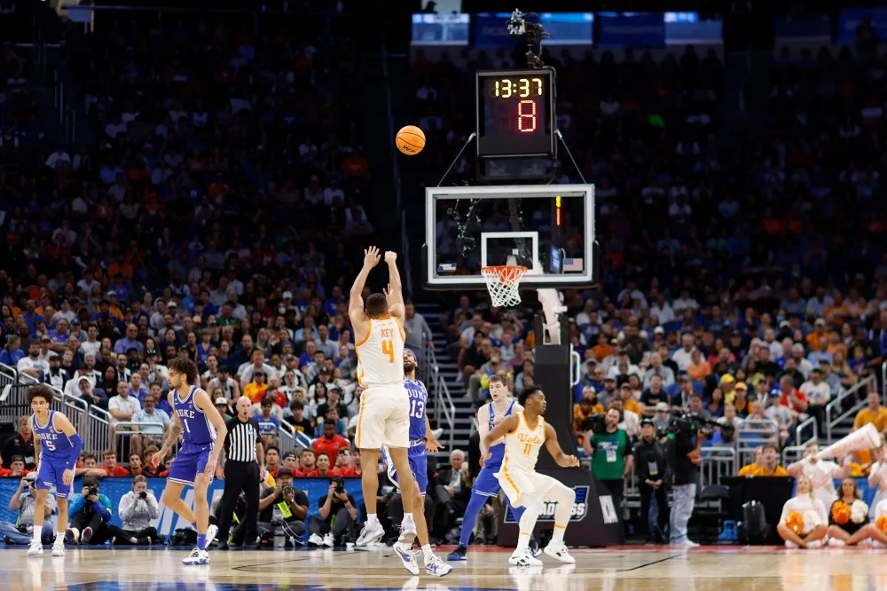Tennessee basketball defeats Duke in the NCAA Tournament