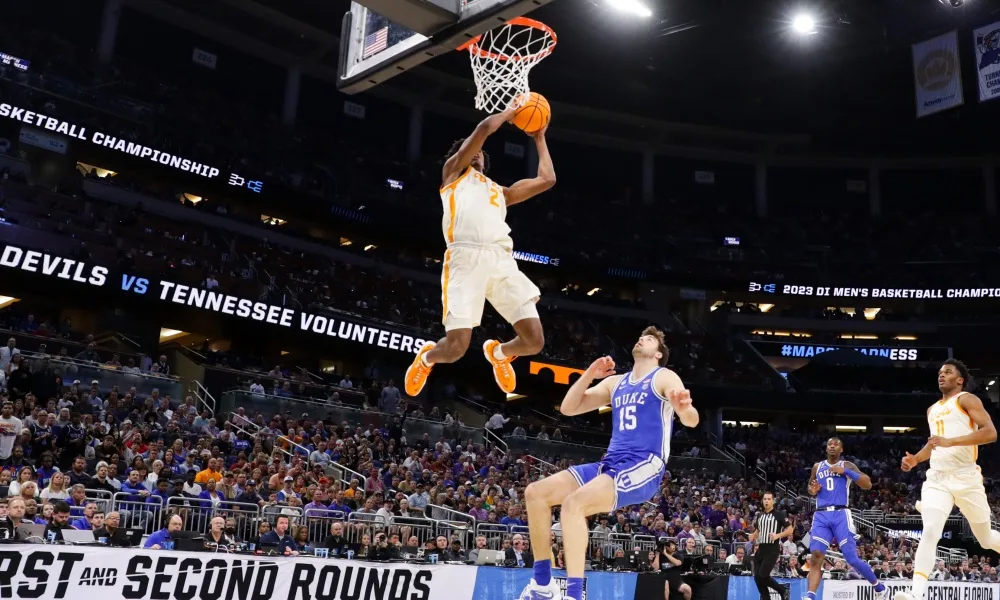 Tennessee defeats Duke and advances to Sweet 16