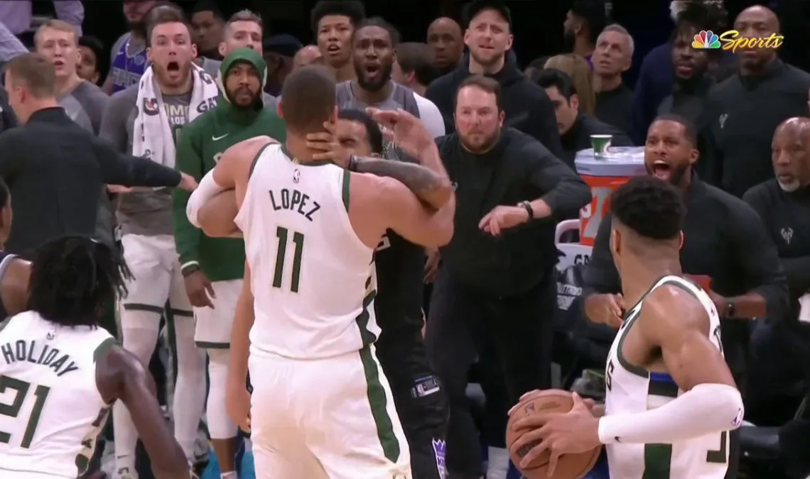 Trey Lyles ejected for shoving Giannis at end of Kings' loss to Bucks