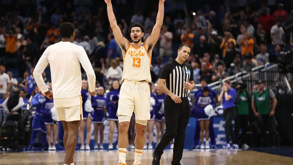 Twitter reactions to Duke Basketball losing to Tennessee on Saturday
