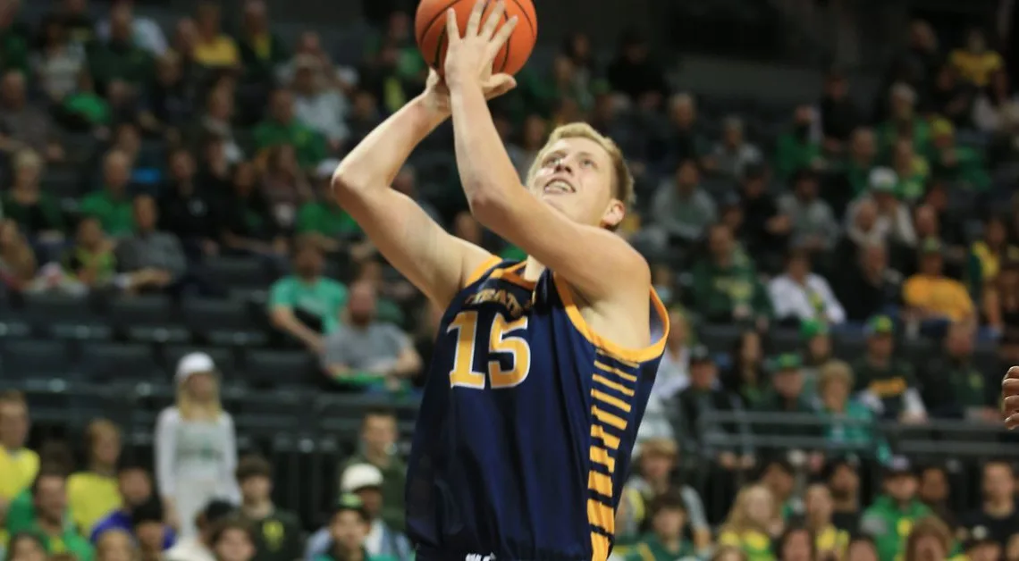 UC Irvine survives challenge at UC Riverside to keep Big West title hopes alive