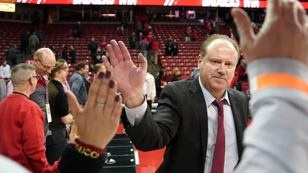 Wisconsin HC Greg Gard hands out tickets ahead of NIT matchup