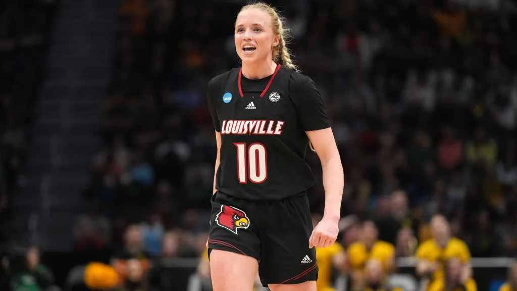 Transfer Hailey Van Lith visiting