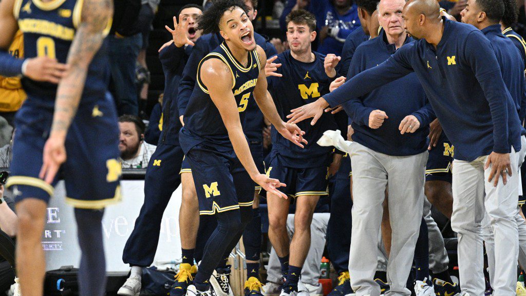 Social media reacts as Michigan drops Iowa basketball