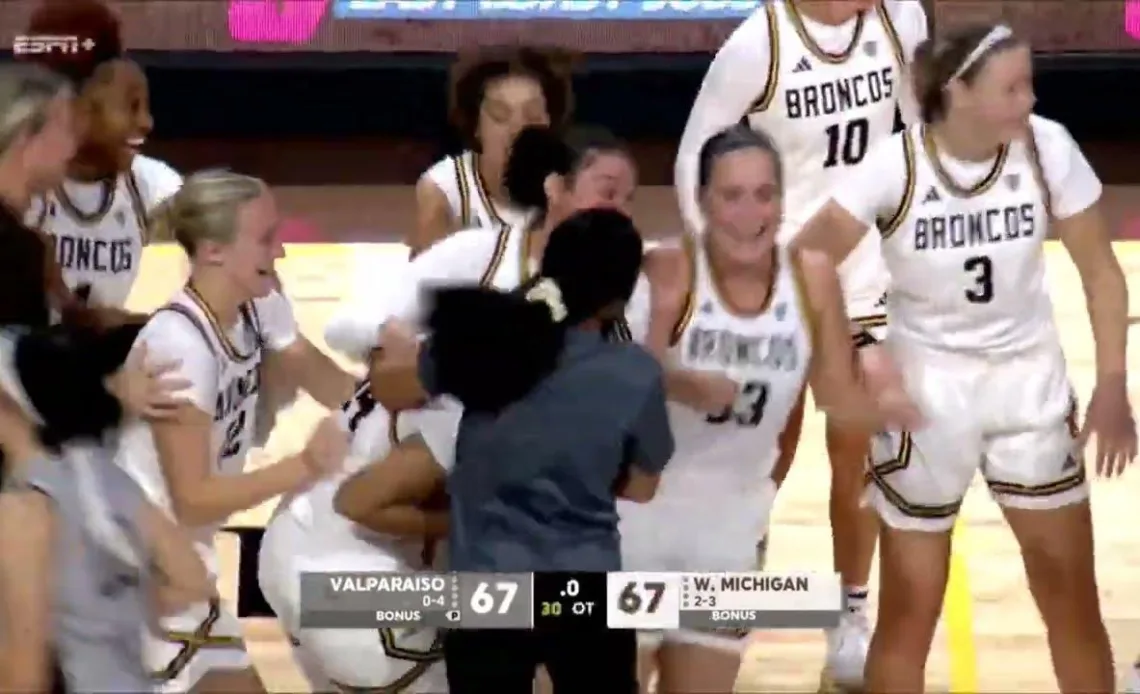 🚨 WILD Buzzer Beater 3 Off Glass To Send Game To Overtime! | Valpo vs Western Michigan