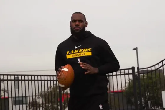 LeBron James turns to NFL Playoffs to shake off Lakers’ loss to Nets