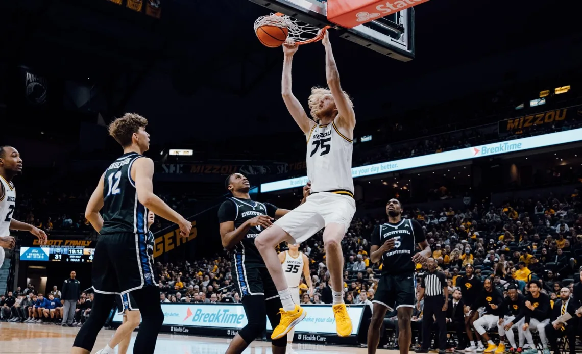 Men's Hoops Hosts Georgia in SEC Opener Saturday