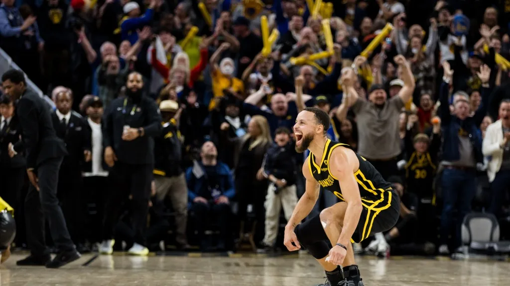 Steph Curry drills heroic game-winner from deep vs. Suns