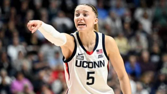 UConn star Paige Bueckers proving herself on defense amid stellar comeback season: 'She wants that challenge'