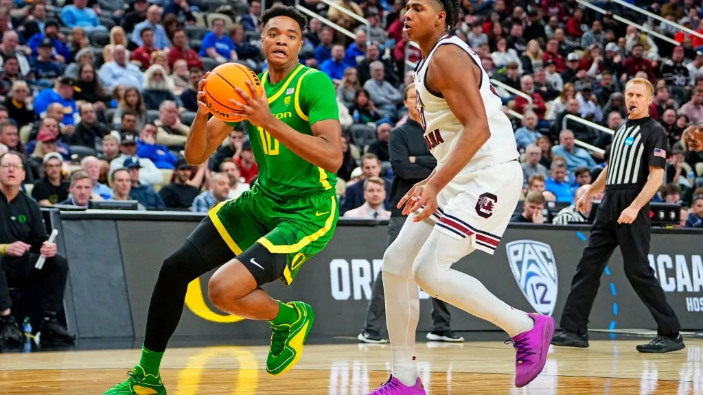 Betting line drops in favor of Ducks vs. Creighton