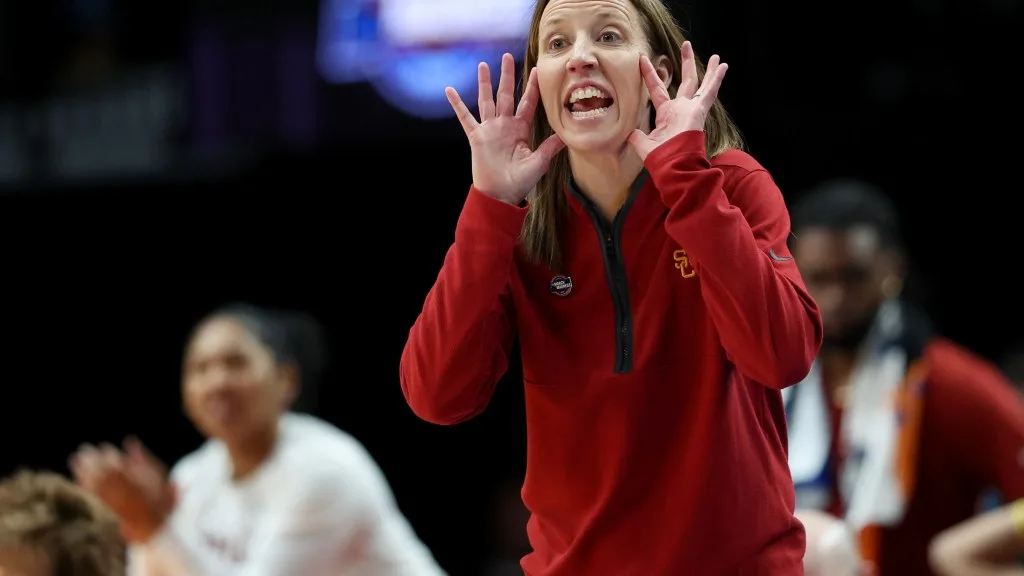 Lindsay Gottlieb continues to inspire USC to sacrifice for the team