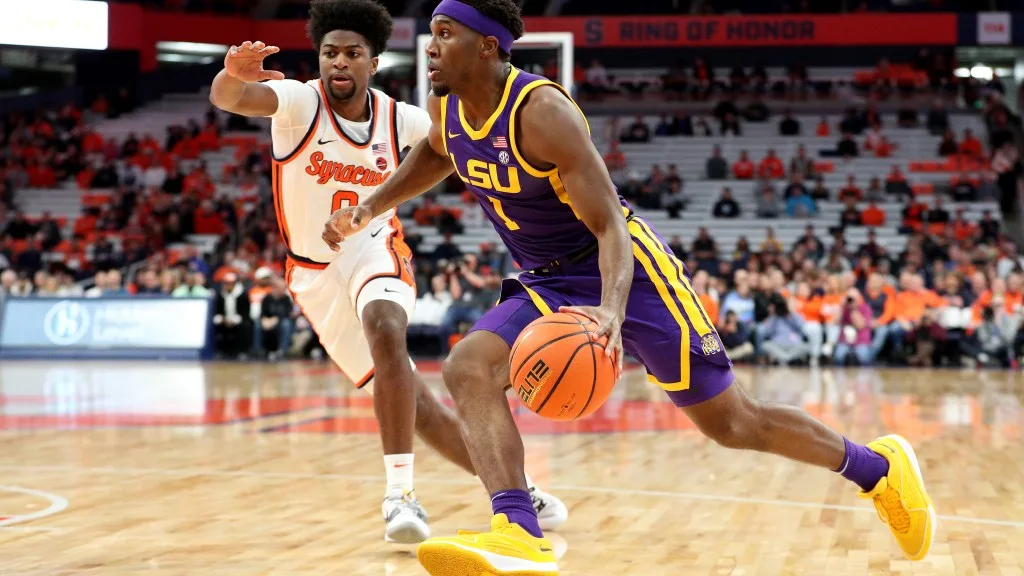 LSU men’s basketball guard Carlos Stewart enters transfer portal