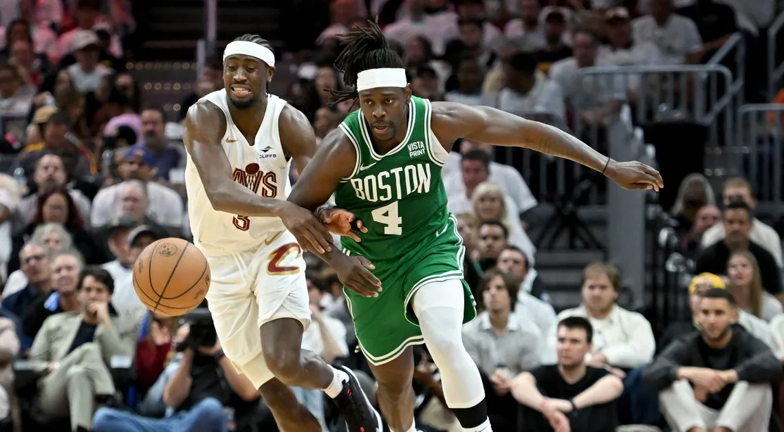 Jrue Holiday to the rescue