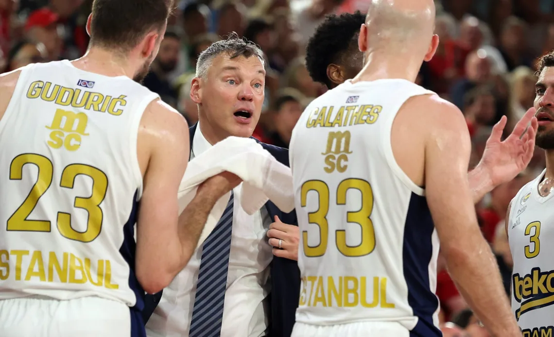 Nick Calathes rolls back the clock as Fenerbahce make history