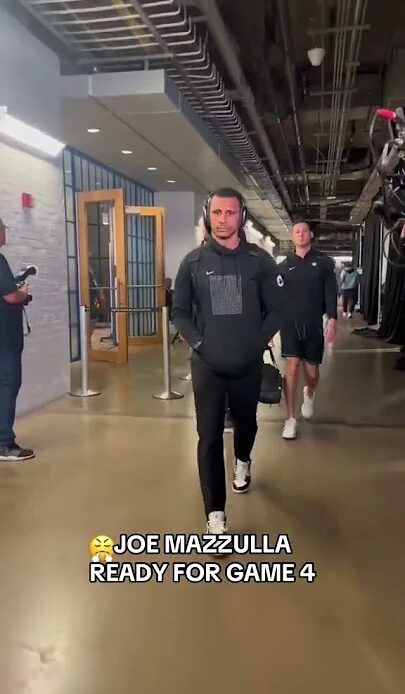 Joe Mazzulla is blocking out the noise 🎧