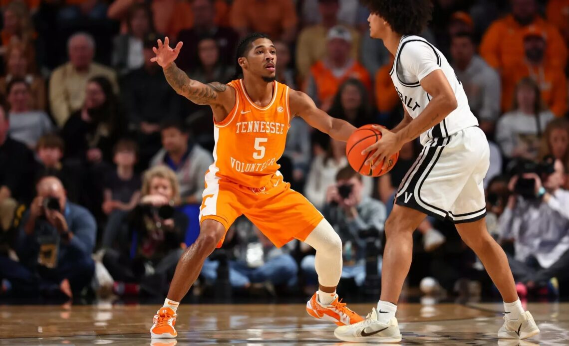 #6 Vols' Comeback Bid Falls Short at Vanderbilt, 76-75